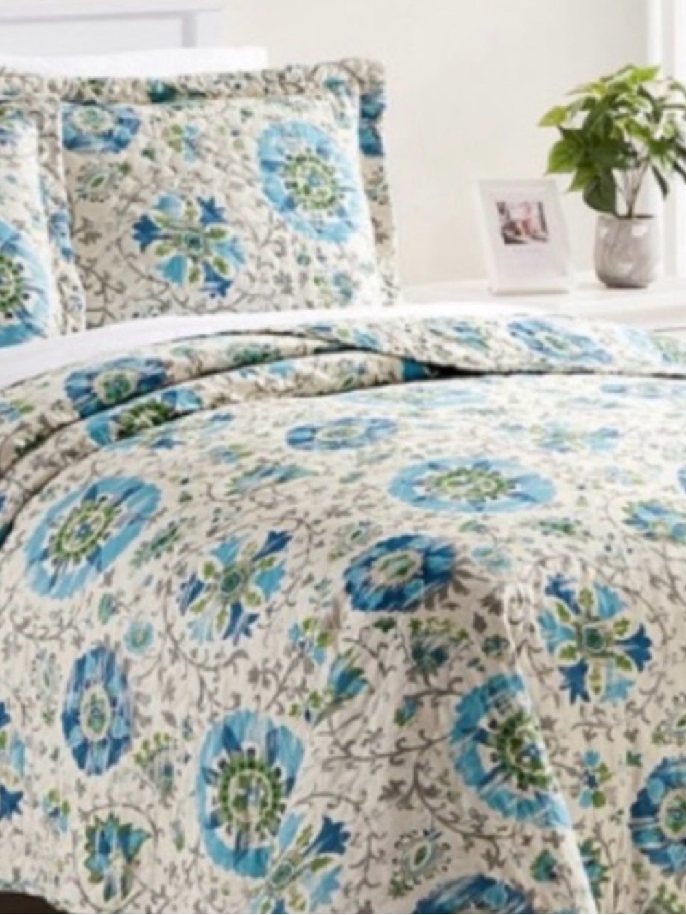 Blue Floral Quilt Set - Elegant Home Bedding